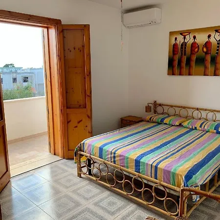 Villino Trazza Presso Villaggio Solaria Holiday home