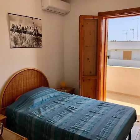 Villino Trazza Presso Villaggio Solaria