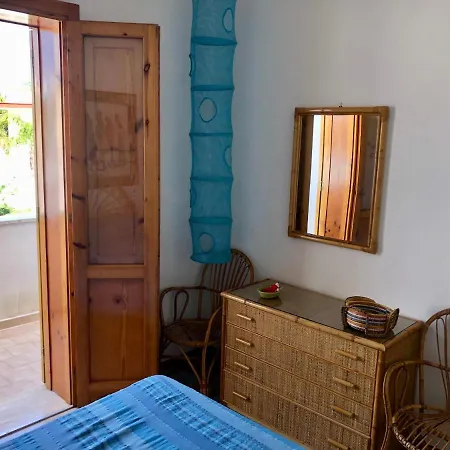 Villino Trazza Presso Villaggio Solaria Holiday home